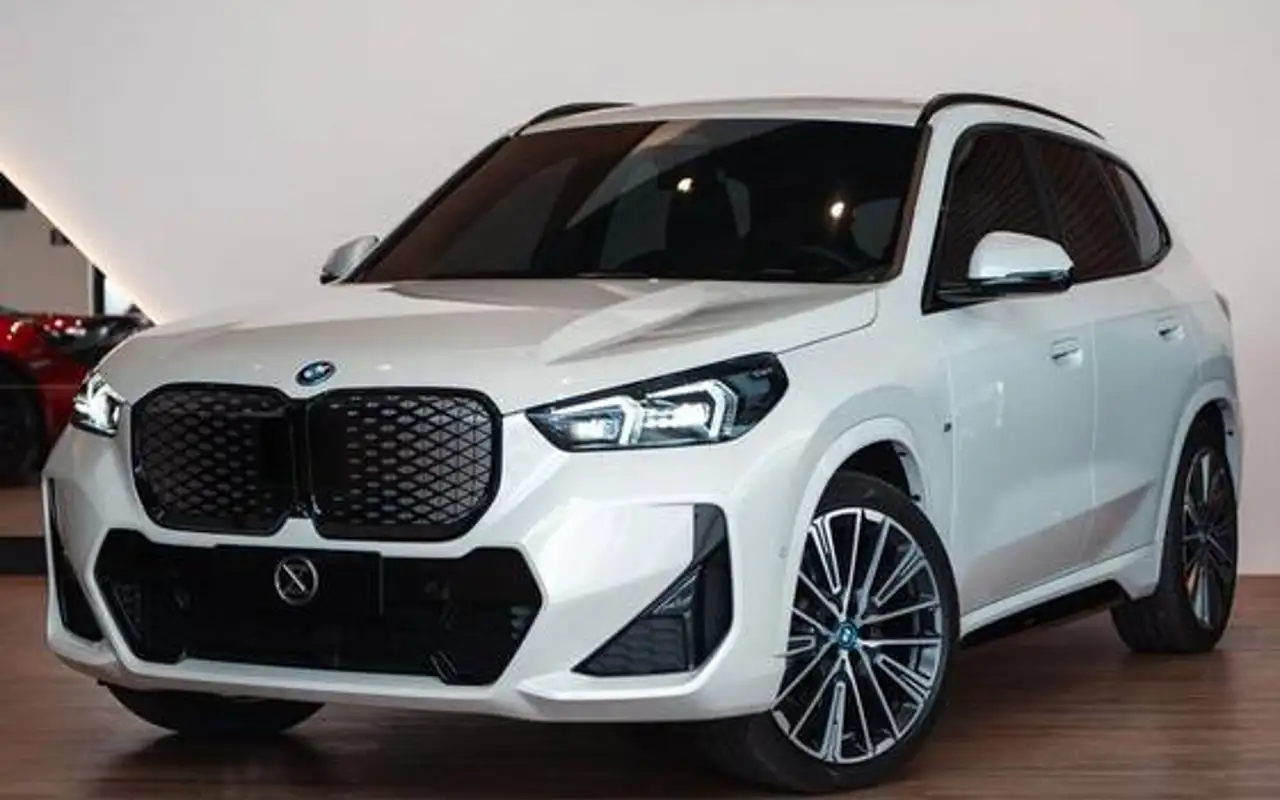 BMW iX1 ELÉTRICO XDRIVE30 M SPORT — foto 1 de 20