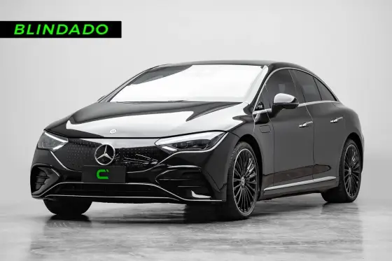 MERCEDES-BENZ EQE 300 89 KW ELÉTRICO AMG LINE em Porto Alegre, RS