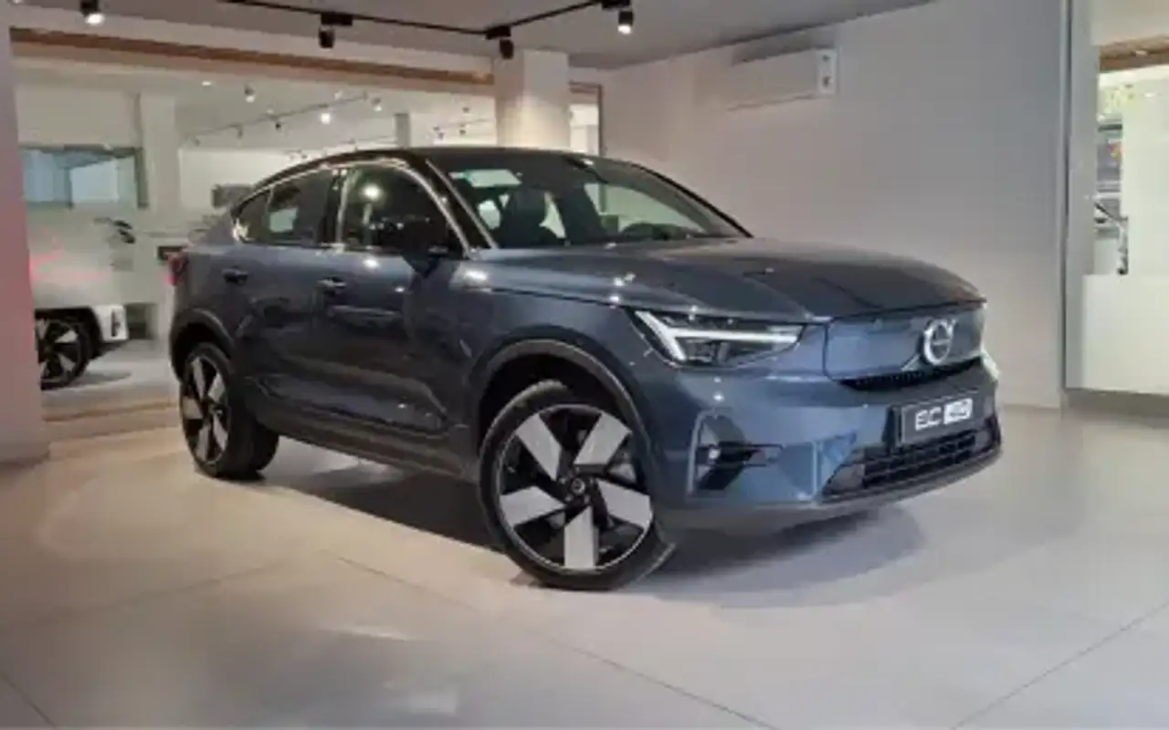 VOLVO EC40 P8 RECHARGE TWIN ELECTRIC ULTRA AWD — foto 1 de 11