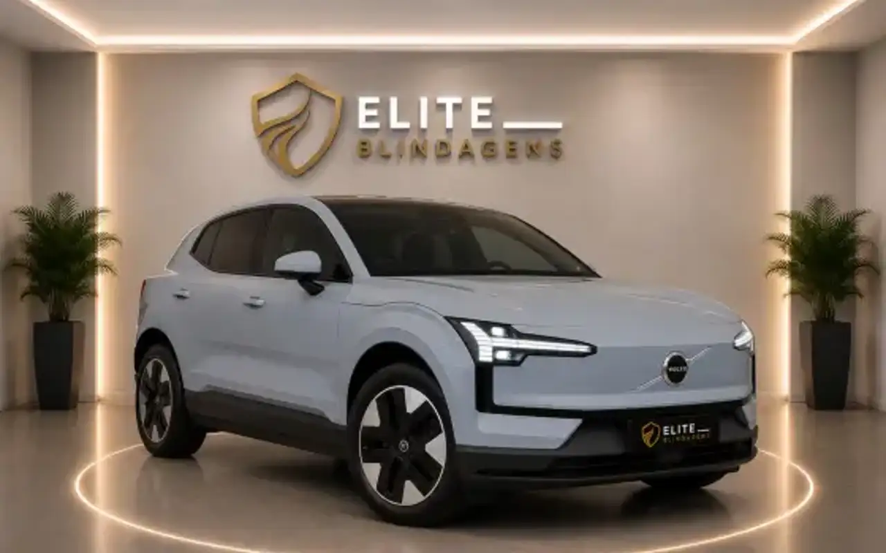 VOLVO EX30 69 KW ELÉTRICO CORE — foto 1 de 8