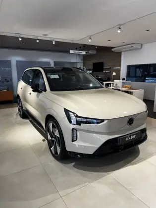 VOLVO EX90 P8 RECHARGE TWIN ELECTRIC PERFORMANCE ULTRA AWD em Goiânia, GO