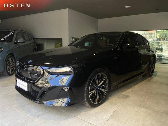 BMW i5 ELÉTRICO XDRIVE60 M SPORT em São José dos Campos, SP