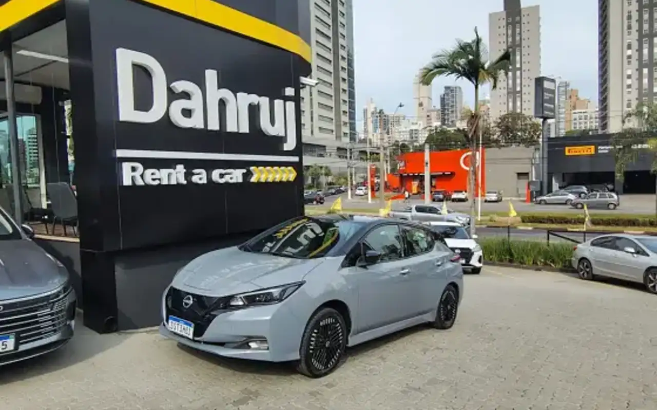 NISSAN LEAF B12P 40 ELÉTRICO — foto 1 de 16
