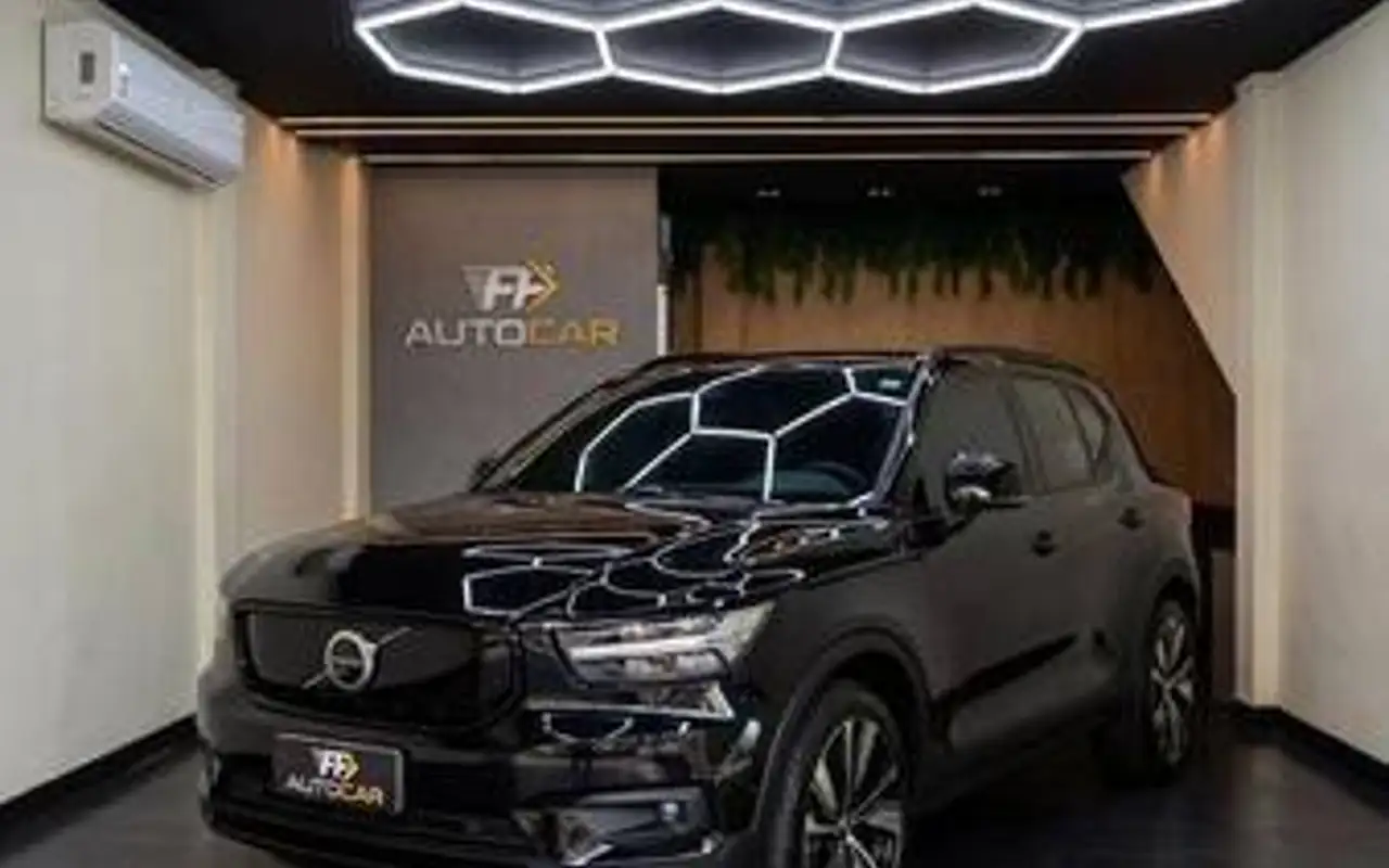 VOLVO XC40 P8 RECHARGE ELECTRIC BEV PURE AWD — foto 1 de 18