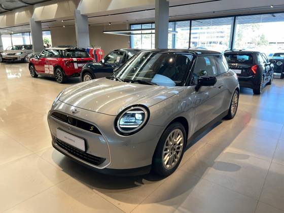 MINI COOPER 49,2 KW ELÉTRICO 2P SE em Ribeirão Preto, SP