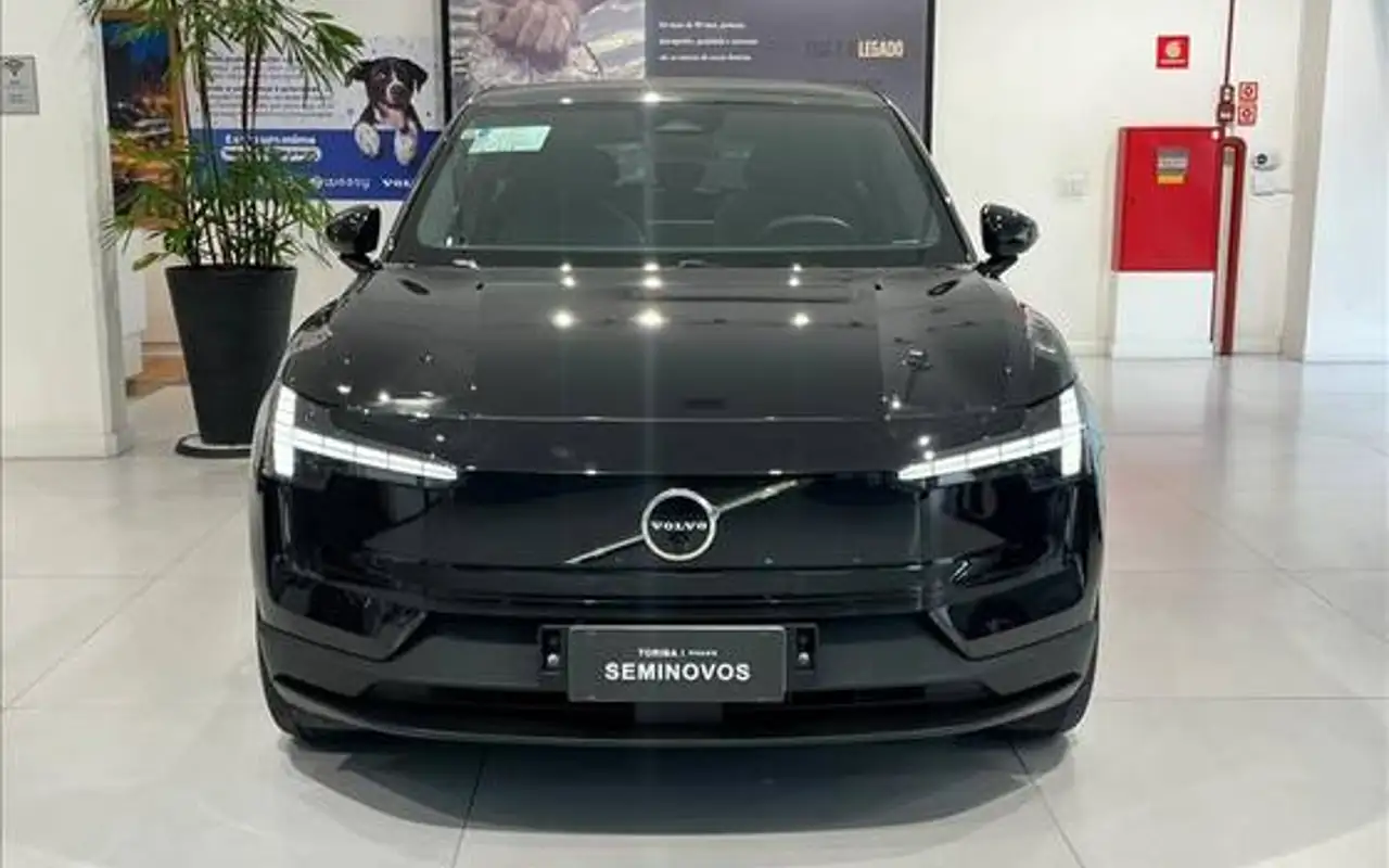 VOLVO EX30 69 KW ELÉTRICO ULTRA — foto 1 de 18