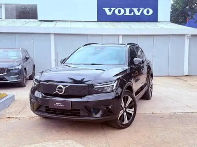 VOLVO XC40 P6 RECHARGE ELECTRIC PLUS em São Paulo, SP