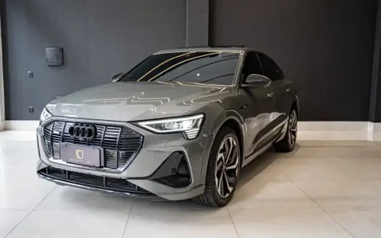 AUDI E-TRON ELÉTRICO SPORTBACK PERFORMANCE BLACK QUATTRO — foto 1 de 20