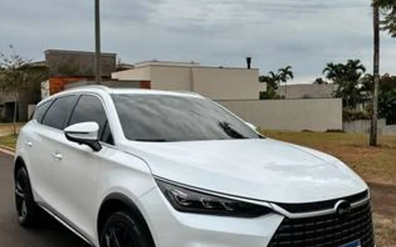 BYD TAN ELÉTRICO AWD — foto 1 de 8