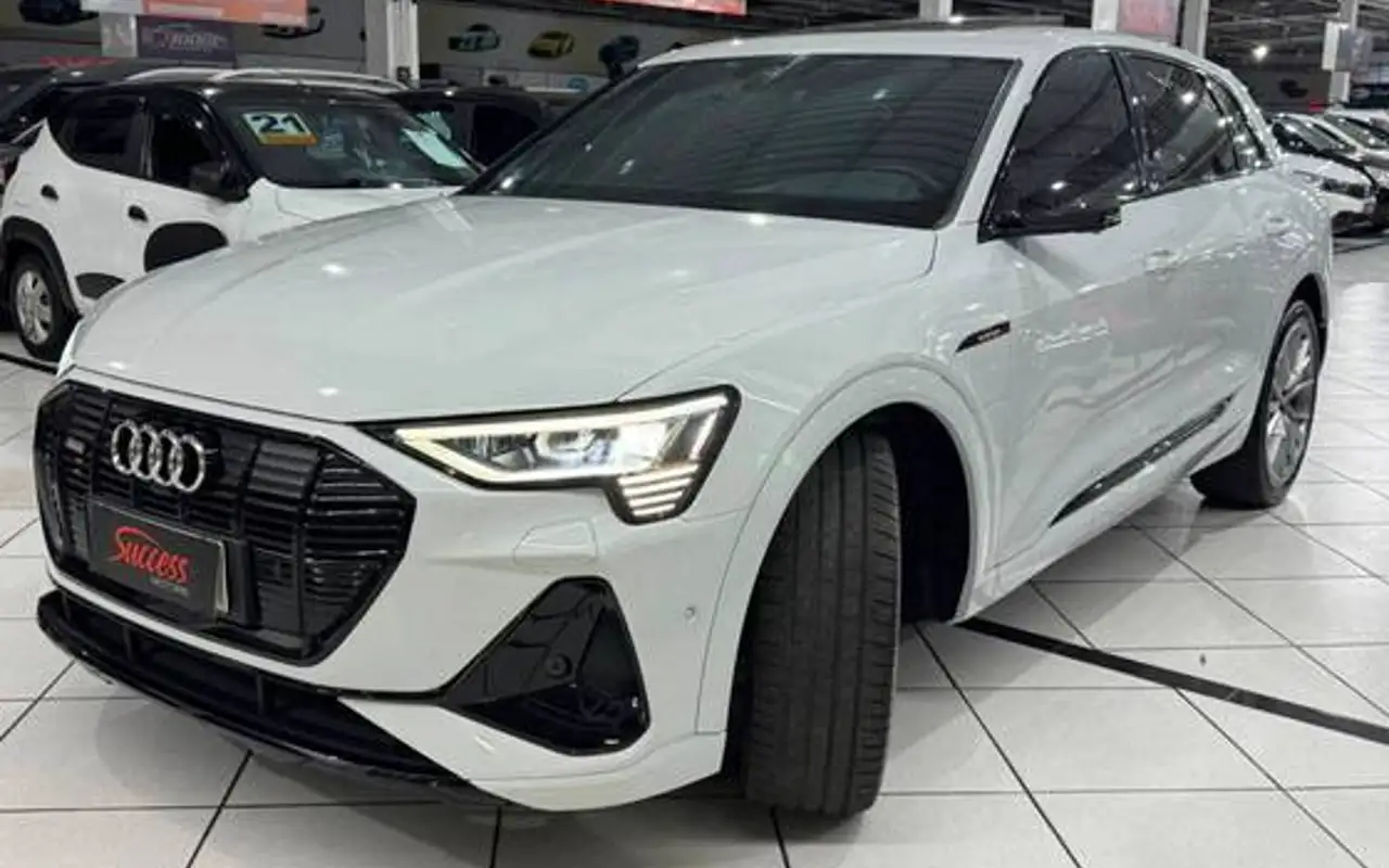 AUDI E-TRON ELÉTRICO SPORTBACK S QUATTRO — foto 1 de 15