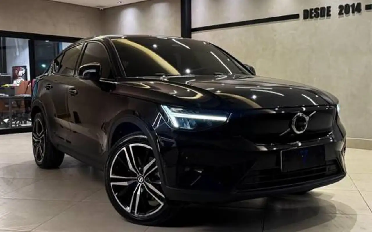 VOLVO C40 P8 RECHARGE TWIN ELECTRIC ULTIMATE AWD — foto 1 de 14