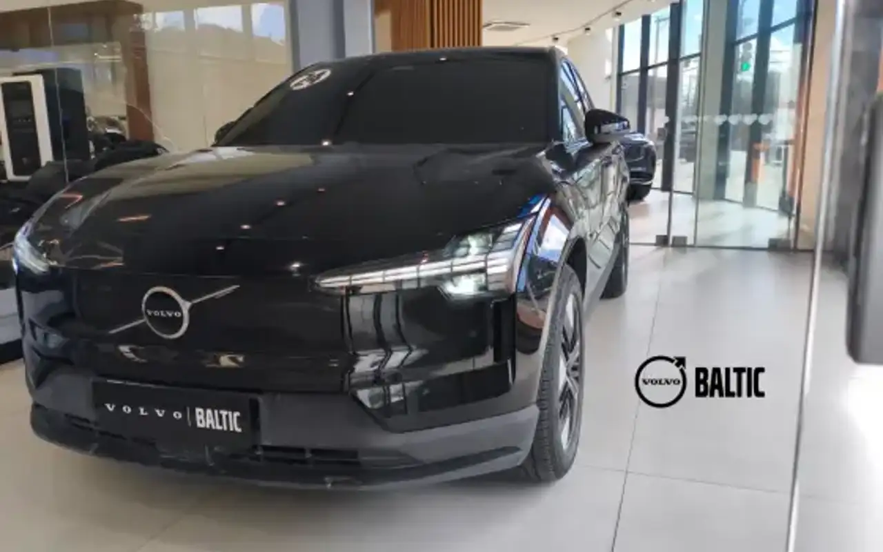 VOLVO EX30 69 KW ELÉTRICO CORE — foto 1 de 9