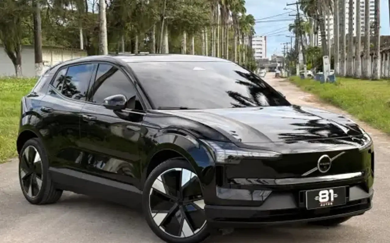 VOLVO EX30 69 KW ELÉTRICO ULTRA — foto 1 de 20