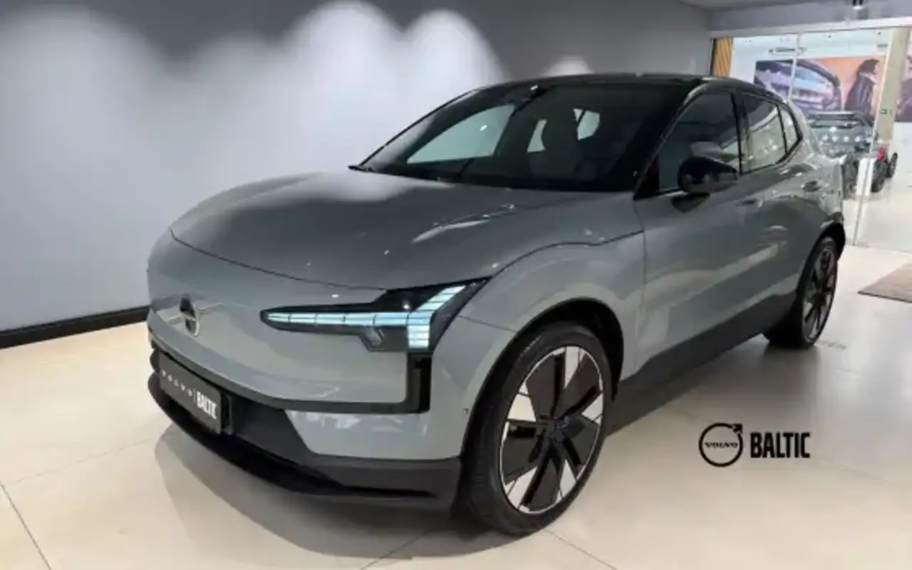 VOLVO EX30 69 KW ELÉTRICO ULTRA — foto 1 de 12