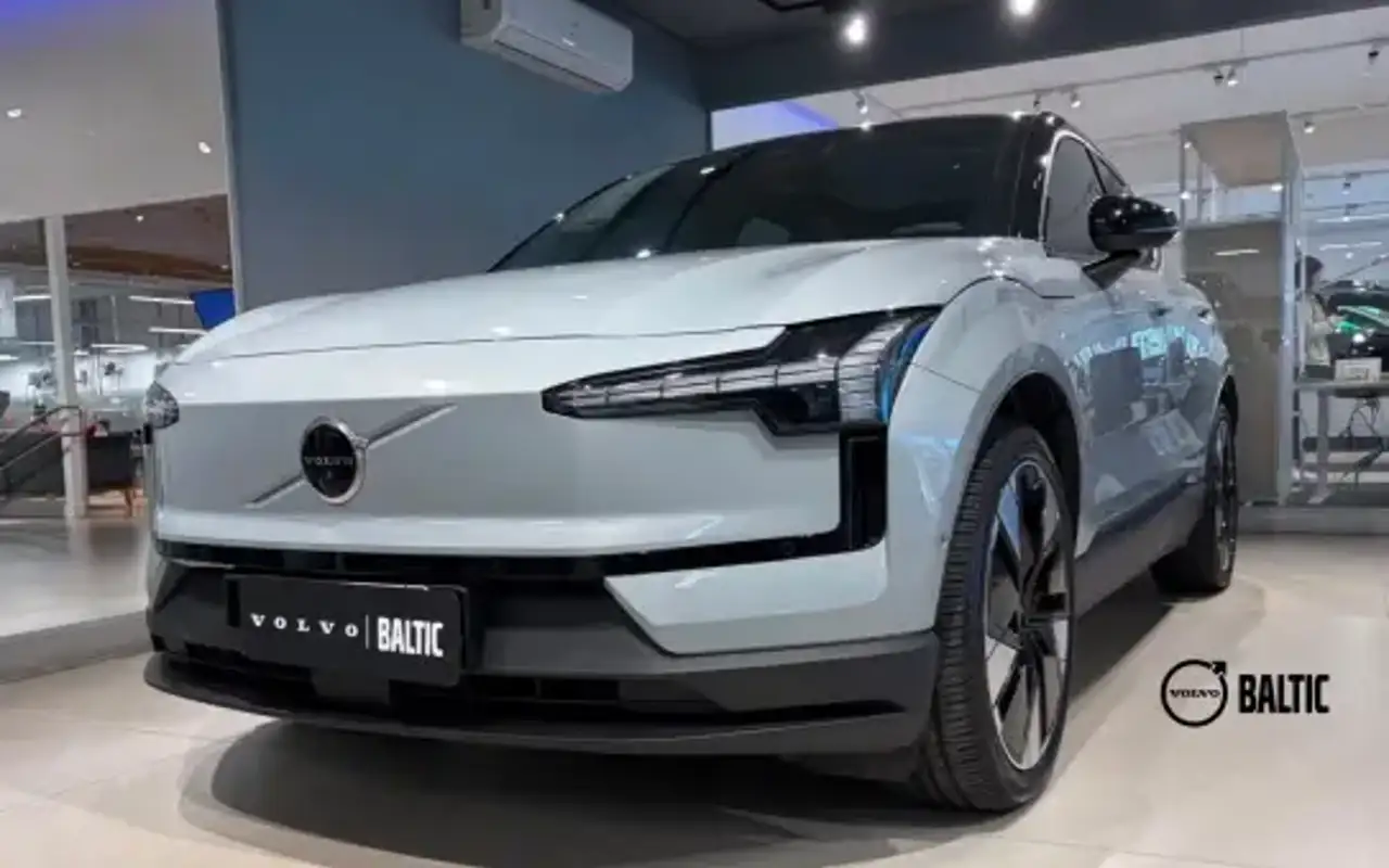 VOLVO EX30 69 KW ELÉTRICO ULTRA — foto 1 de 11