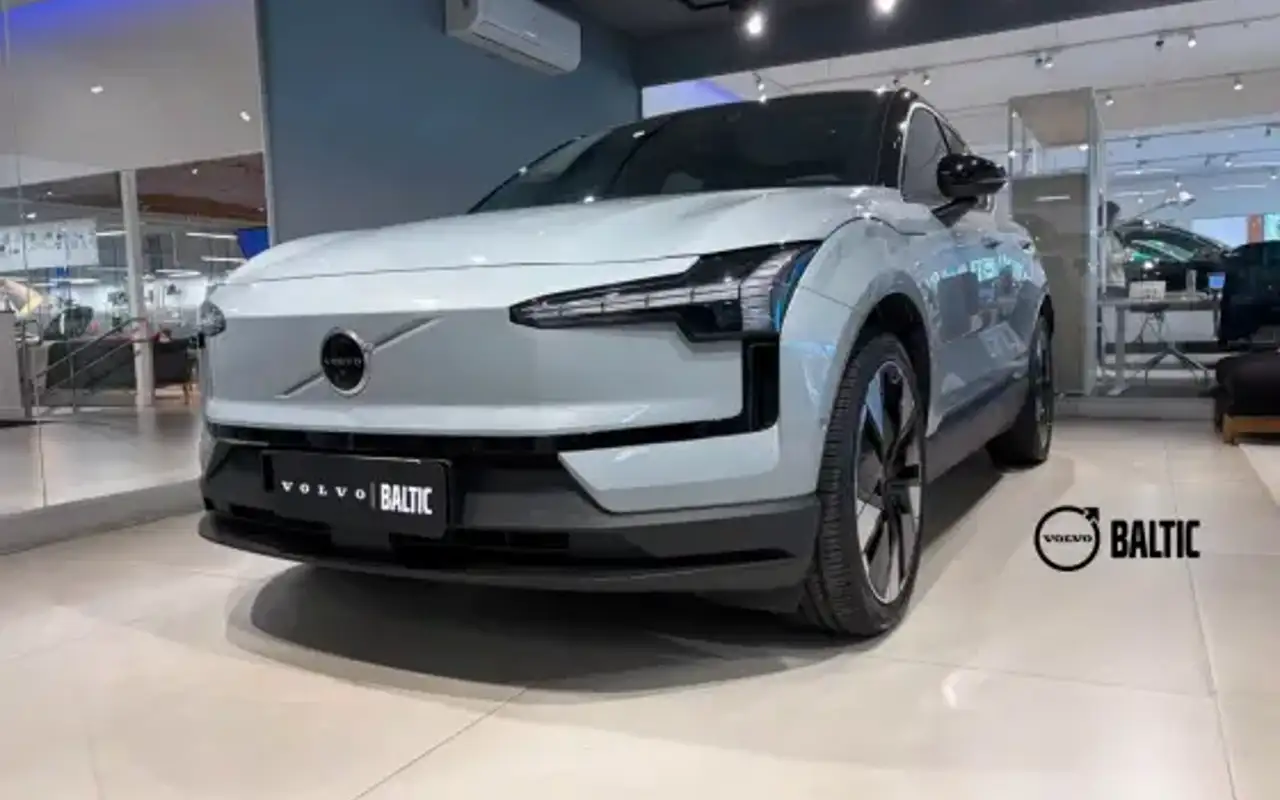 VOLVO EX30 69 KW ELÉTRICO ULTRA — foto 1 de 11