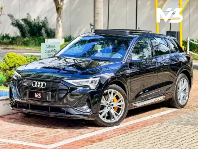 AUDI E-TRON ELÉTRICO PERFORMANCE BLACK QUATTRO em São Paulo, SP