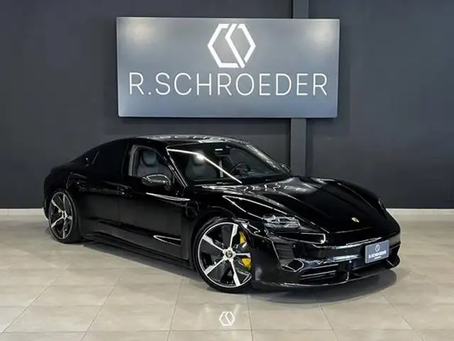 PORSCHE TAYCAN TURBO S ELÉTRICO em Joinville, SC