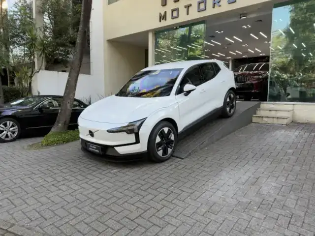 VOLVO EX30 51 KW ELÉTRICO CORE em São Paulo, SP