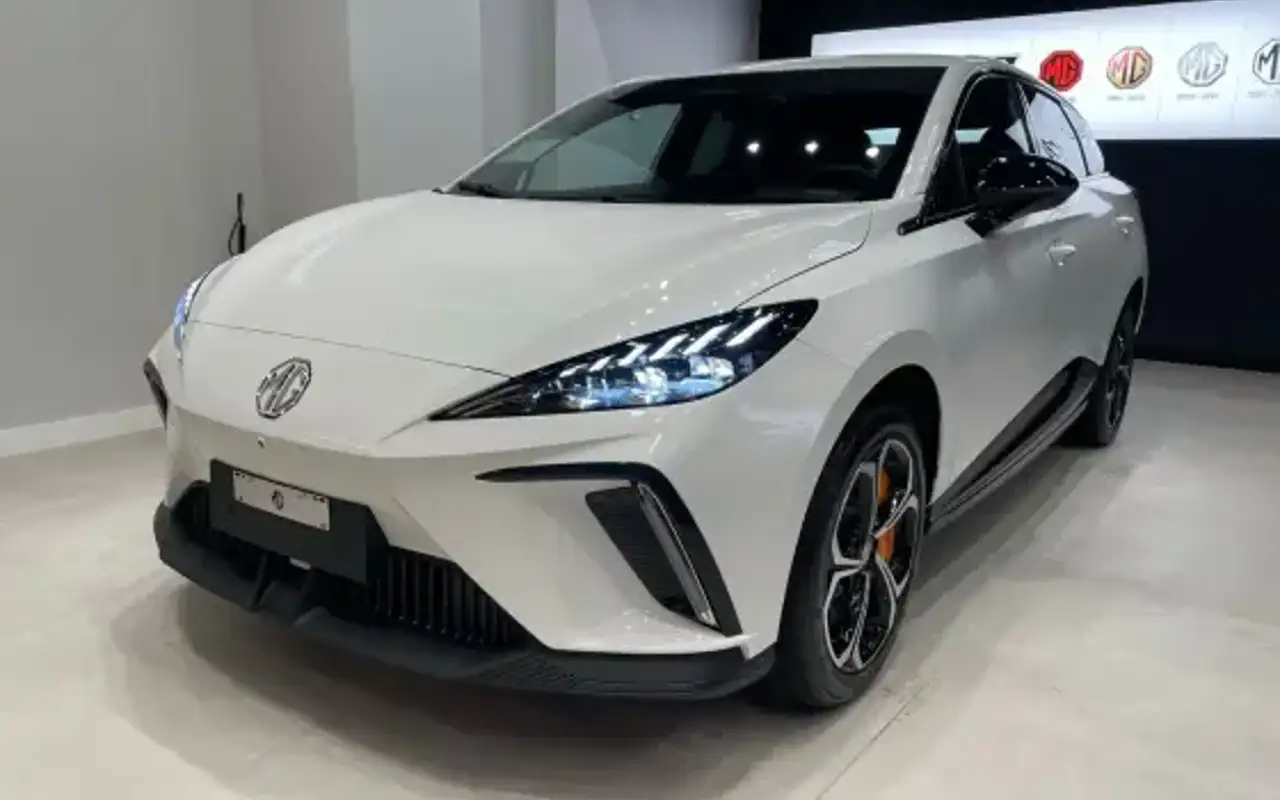 MG 4 64 KW ELÉTRICO X-POWER — foto 1 de 14