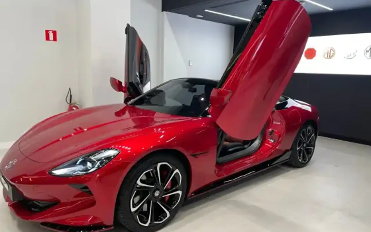 MG CYBERSTER 77 KW ELÉTRICO GT AWD — foto 1 de 14