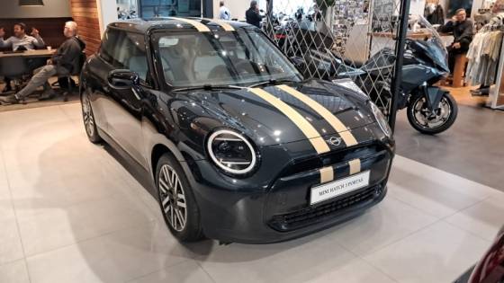 MINI COOPER 40,7 KW ELÉTRICO 2P E em Florianópolis, SC