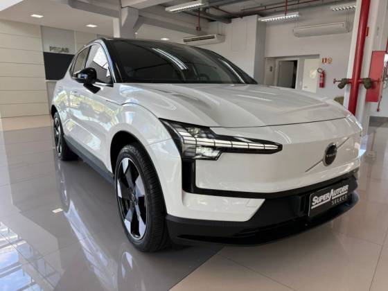 VOLVO EX30 69 KW ELÉTRICO CORE em Balneário Camboriú, SC