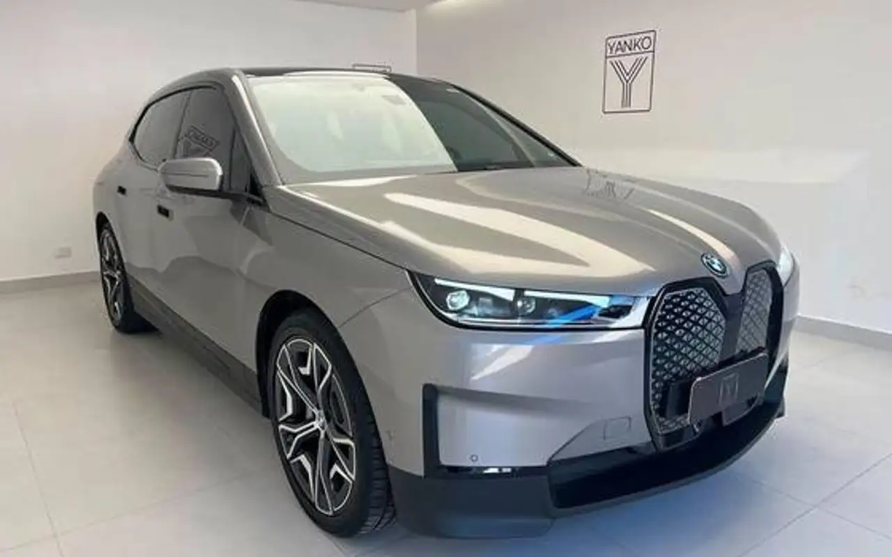 BMW iX ELÉTRICO XDRIVE40 — foto 1 de 11