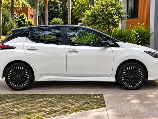 NISSAN LEAF B12P 40 ELÉTRICO em Valinhos, SP