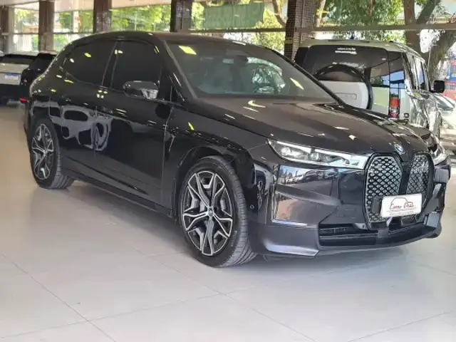 BMW iX ELÉTRICO XDRIVE40 em Novo Hamburgo, RS