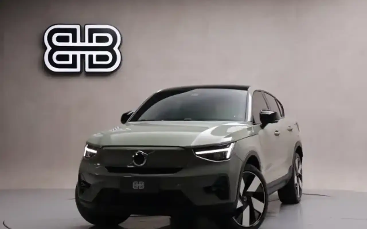 VOLVO C40 P8 RECHARGE TWIN ELECTRIC ULTIMATE AWD — foto 1 de 10