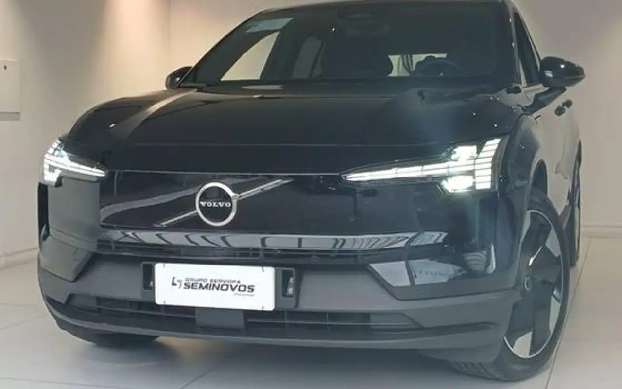 VOLVO EX30 69 KW ELÉTRICO PLUS — foto 1 de 16