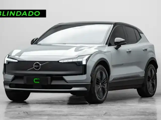 VOLVO EX30 69 KW ELÉTRICO CROSS COUNTRY em Porto Alegre, RS