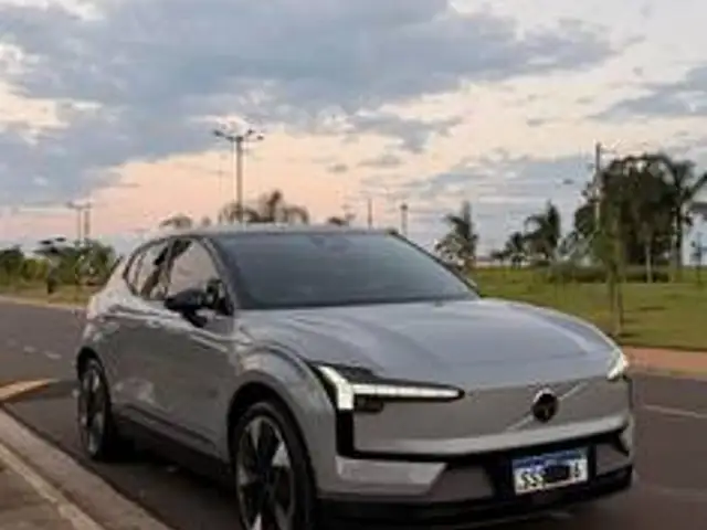 VOLVO EX30 69 KW ELÉTRICO ULTRA em São José do Rio Preto, SP