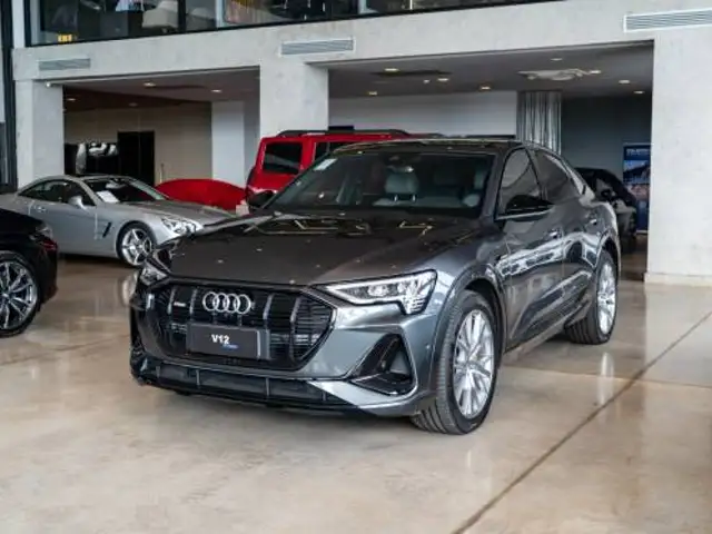 AUDI E-TRON ELÉTRICO SPORTBACK PERFORMANCE BLACK QUATTRO em Brasília, DF