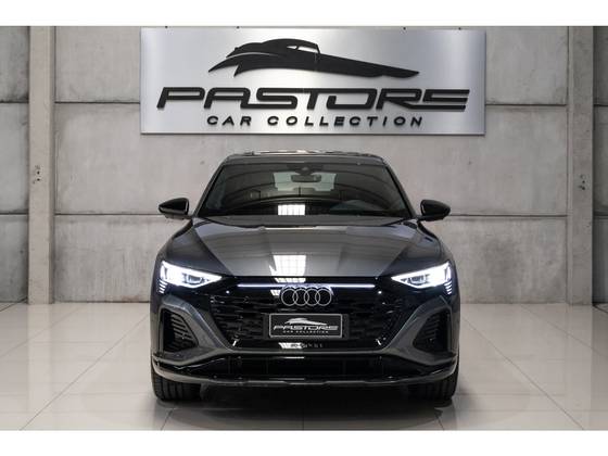 AUDI Q8 E-TRON 55 ELÉTRICO SPORTBACK PERFORMANCE BLACK QUATTRO em Bento Gonçalves, RS