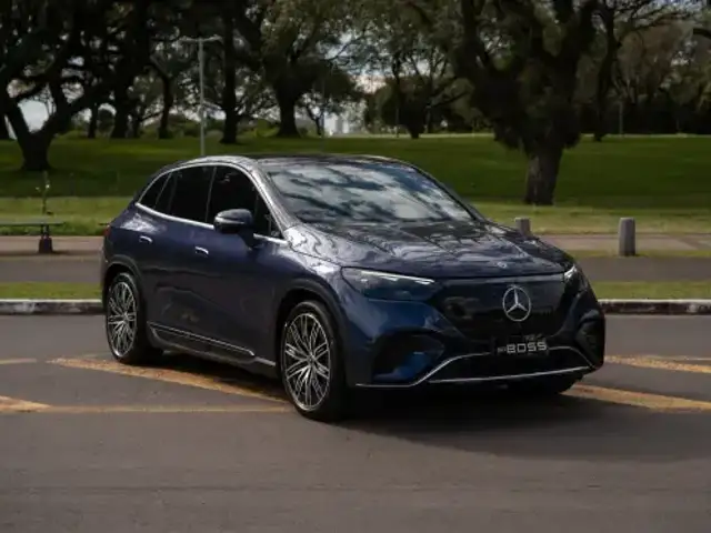 MERCEDES-BENZ EQE 300 SUV 89 KW ELÉTRICO em Porto Alegre, RS