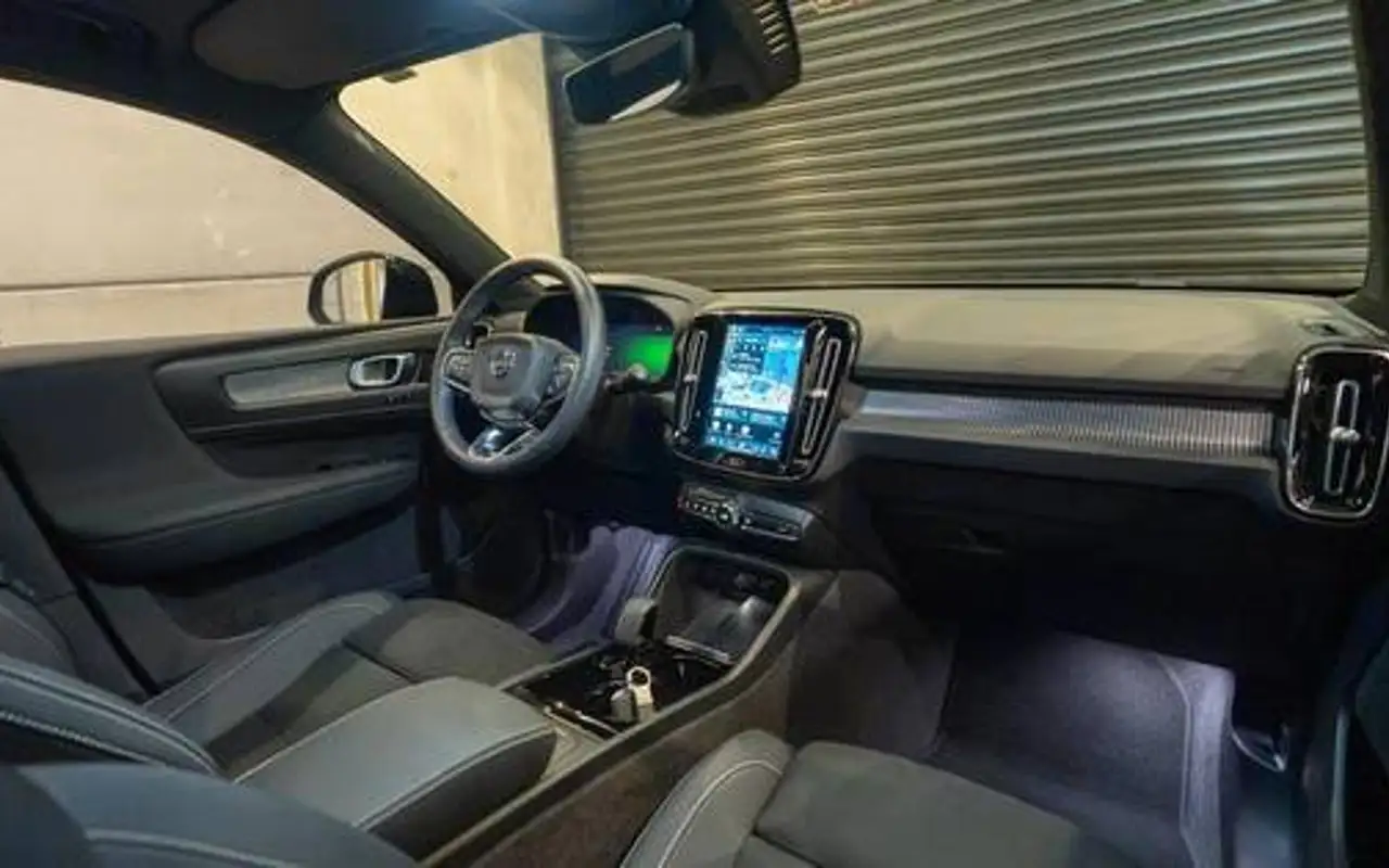 VOLVO XC40 P8 RECHARGE ELECTRIC BEV PURE AWD — foto 1 de 20
