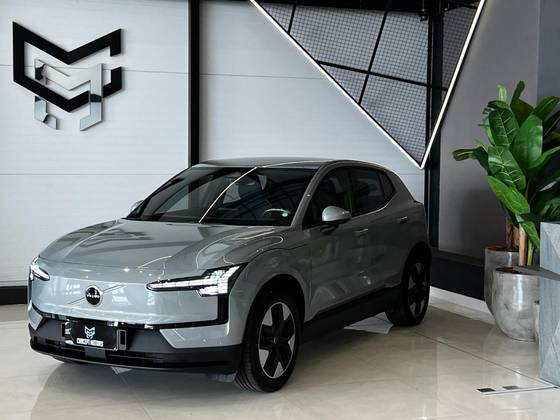 VOLVO EX30 51 KW ELÉTRICO CORE em Chapecó, SC