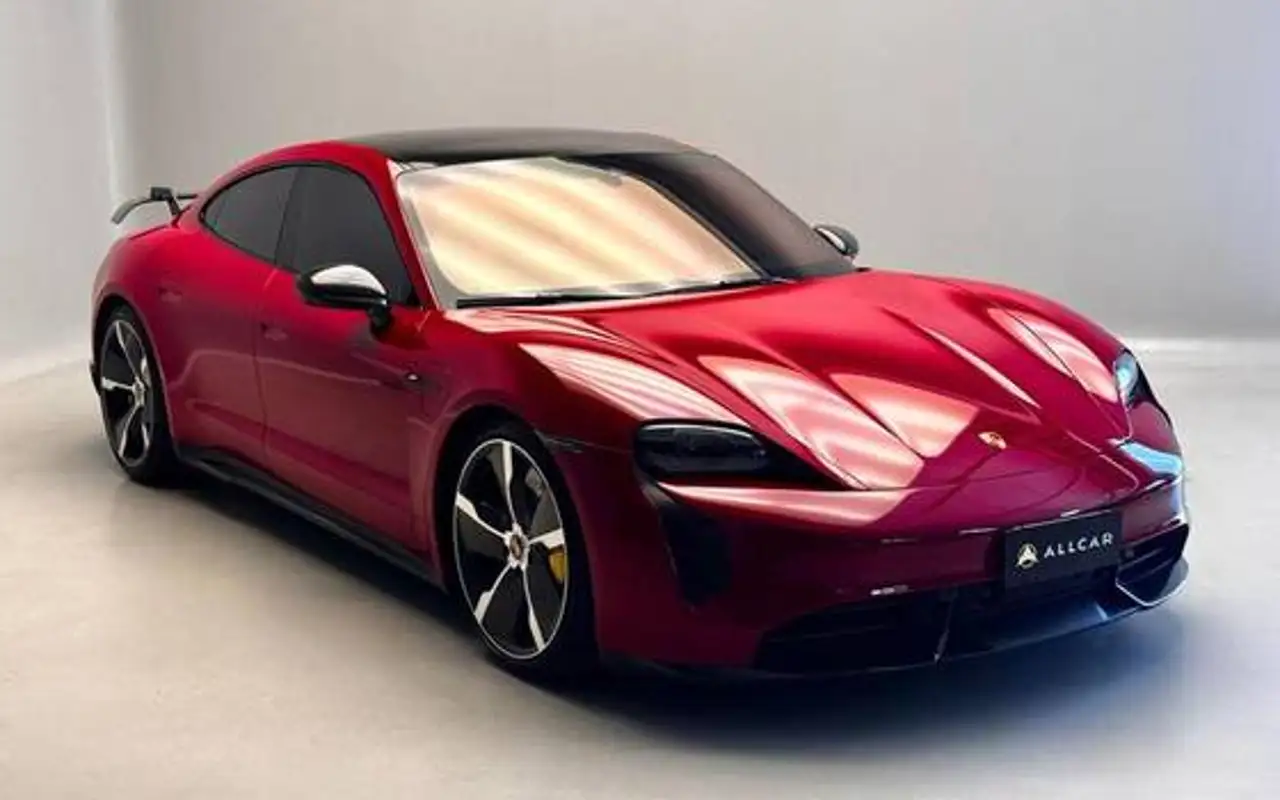 PORSCHE TAYCAN TURBO S ELÉTRICO — foto 1 de 15