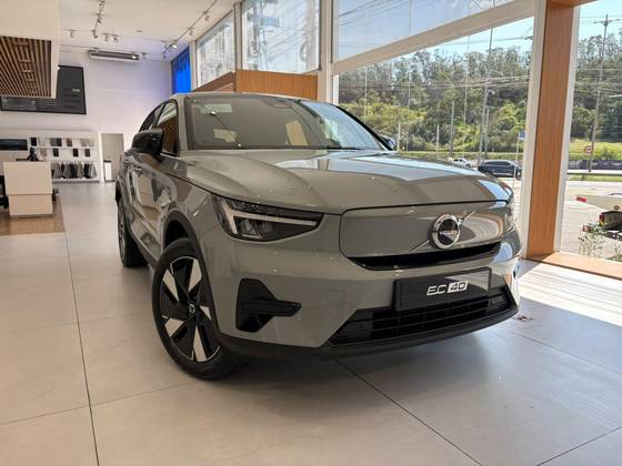 VOLVO EC40 P6 RECHARGE ELECTRIC PLUS em São Paulo, SP