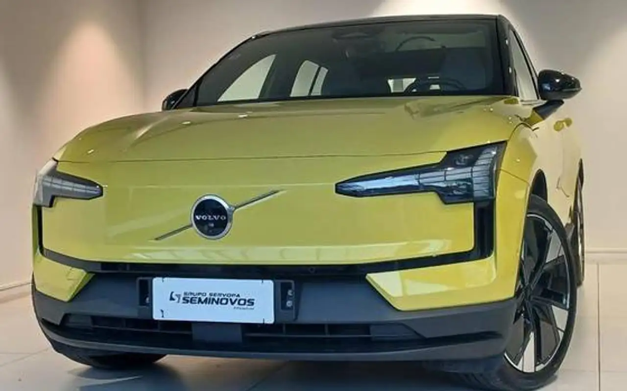 VOLVO EX30 69 KW ELÉTRICO ULTRA — foto 1 de 18