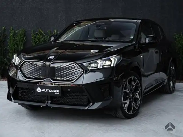 BMW iX2 64,8 KW ELÉTRICO XDRIVE30 M SPORT em Curitiba, PR
