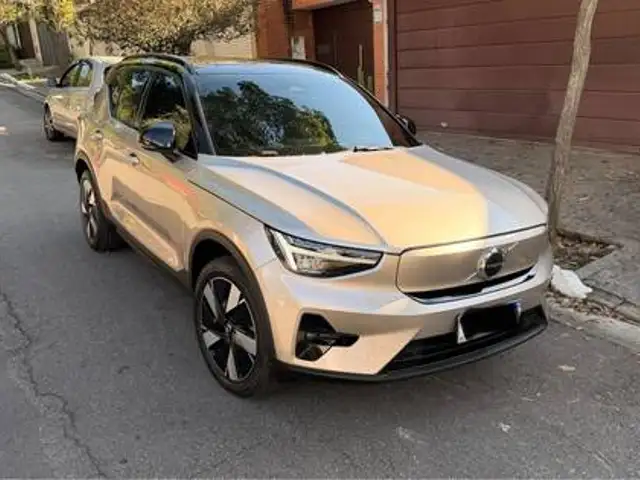 VOLVO XC40 P6 RECHARGE ELECTRIC PLUS em São Paulo, SP