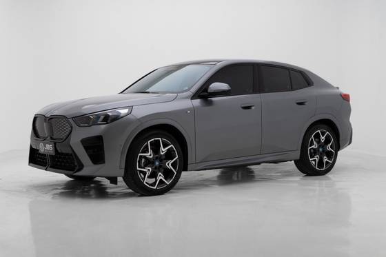 BMW iX2 64,8 KW ELÉTRICO XDRIVE30 M SPORT em Recife, PE