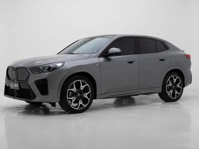 BMW iX2 64,8 KW ELÉTRICO XDRIVE30 M SPORT em Recife, PE