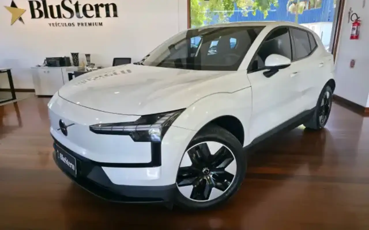 VOLVO EX30 69 KW ELÉTRICO CORE — foto 1 de 14