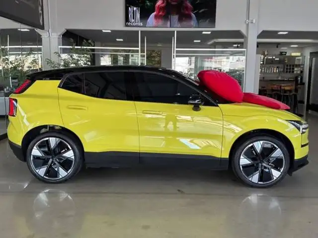VOLVO EX30 69 KW ELÉTRICO ULTRA em Curitiba, PR