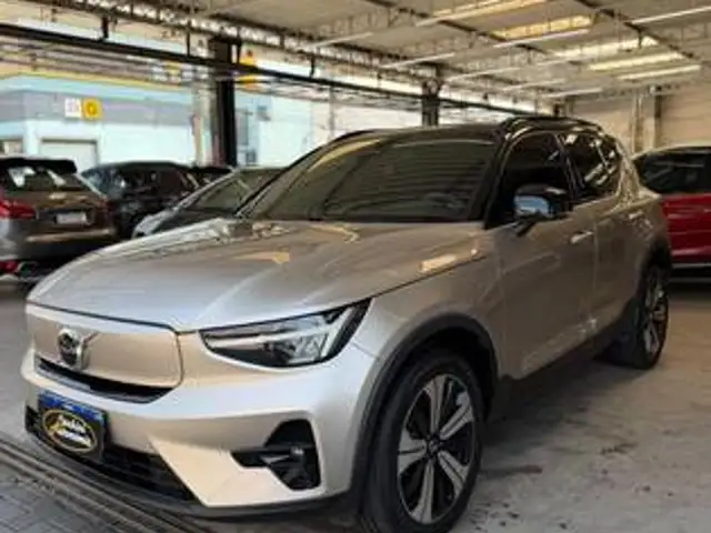 VOLVO XC40 P6 RECHARGE ELECTRIC PLUS em Osasco, SP