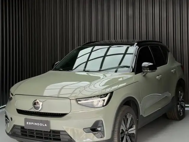 VOLVO XC40 P6 RECHARGE ELECTRIC PLUS em Ibirama, SC
